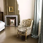 Otel Ganda & 3*