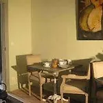 Otel Ganda & 3*
