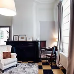 Ganda & 3* Gent